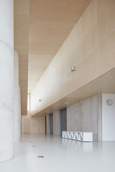 mmcité, CONSTRUQTA, lavička / Fránek Architects, Modlitebna Církve bratrské, Litomyšl – foto