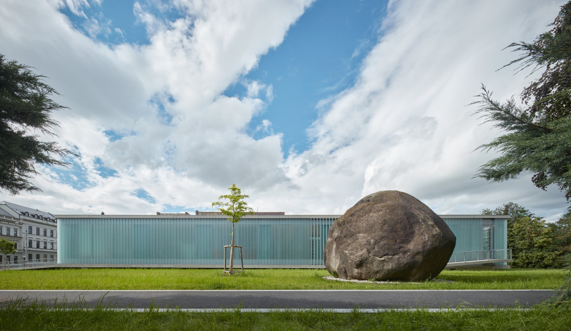 Dostavba Jihočeské vědecké knihovny v Českých Budějovicích od Kuba & Pilař architekti