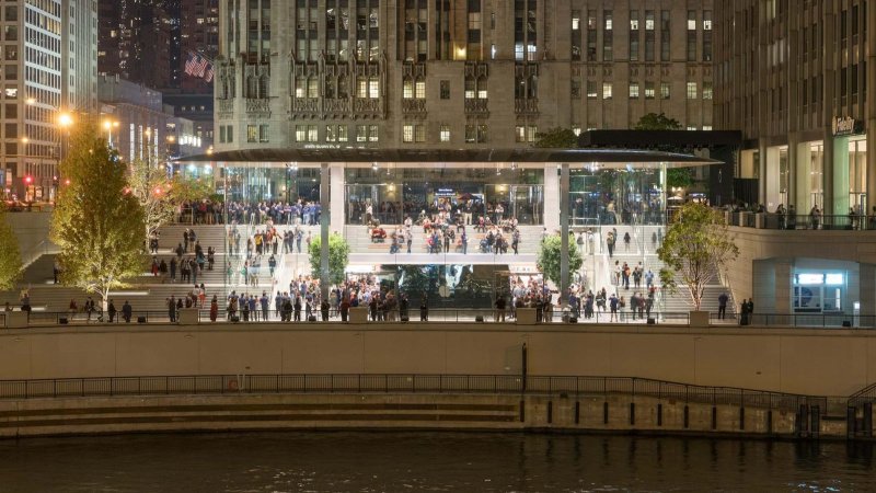 Apple Michigan Avenue , Foster + Partners