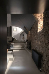 Venkovský dům ve vesnici Cruïlles od Majoral Tissino Architects