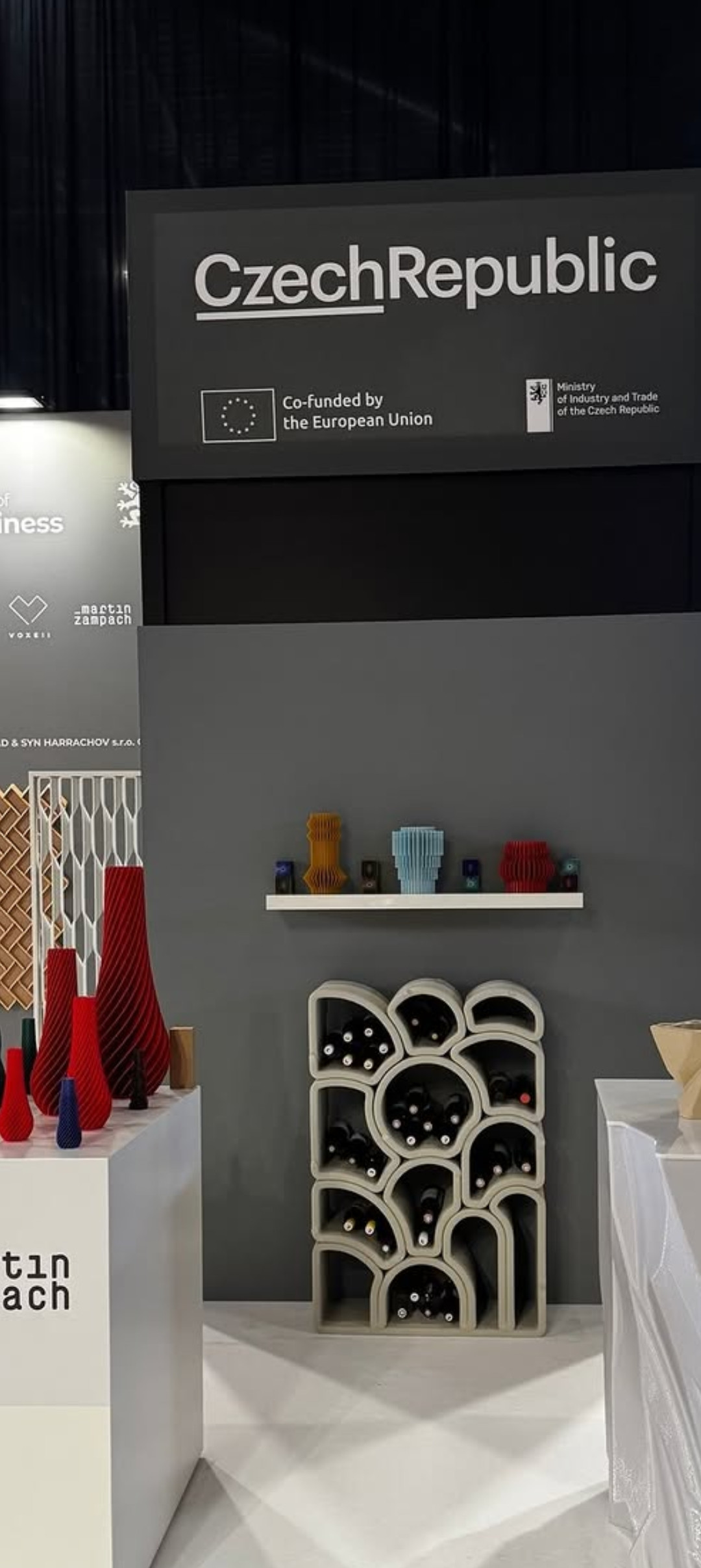 Expozici podpořil i projekt DESIGN 3 Evropské unie. Patrné to moc nebylo...