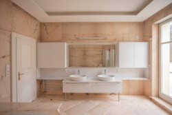 Rekonstrukce koupelny v pražském rodinném domě od designérského studia Revír