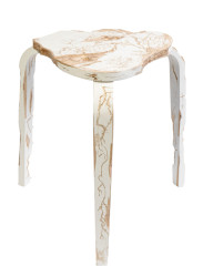 Galerie THE DESIGN zve na vernisáž výstavy On Chair – Balancing on the Edge of Comfort 21.6. od 18h