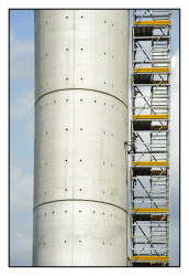 Most svatého Jiří stojí nad Janovem už tři roky. Navrhl ho architekt Renzo Piano jako památník i symbol naděje