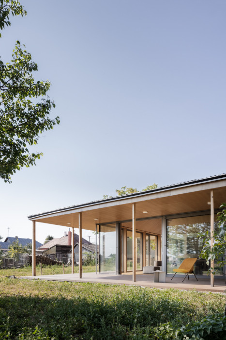 Rodinný dům od z pera architekta Tomáše Šeba a studia ROAR ve slovenské vesnici Palárikovo