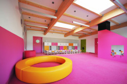 XYstudio, Kindergarten Yellow Elephant – foto