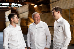 AGROP NOVA Jiří ml., Jiří a Radek Oslizovi