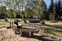 Zahrada základní a mateřské školy v Kolodějích, Skupina