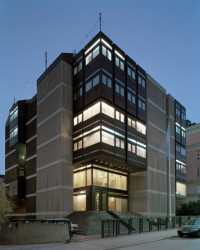 Výstava unikátních fotografií české ambasády bude probíhat do poloviny září