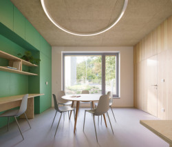 Byty pro seniory se orientují do společné zahrady. Směrem k silnici pak architekti umístili vnitřní domovní komunikace. (Domov pro seniory s mateřskou školou v Horních Jirčanech, ti architekti)