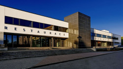 Adam Rujbr Architects s.r.o., Rekonstrukce kulturního domu Hodonín - foto