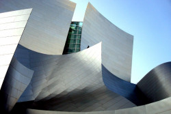 Frank Gehry, koncertní sál Walta Disneyho, detail fasády, foto