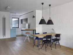 Rekonstrukce řadového domu v Újezdu nad Lesy od architektky Terezy Čudové Ajmové