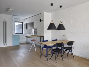 Rekonstrukce řadového domu v Újezdu nad Lesy od architektky Terezy Čudové Ajmové