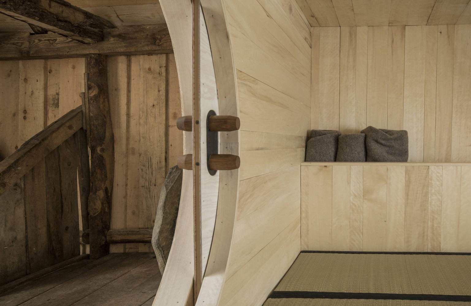 Transformace stodoly v údolí Myrkdalen na turistické ubytování, OPAFORM