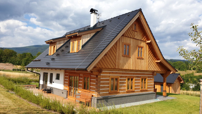 Roubenky ze stromu douglaska.