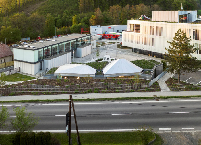 Vývojové inovační centrum KOMA se zaměřuje na nové konstrukční řešení, testování materiálů a optimalizaci výroby.