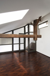 studio NEW WORK, Vestavba bytu do historické průmyslové haly – foto