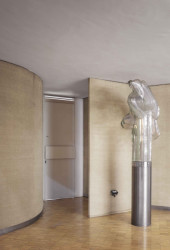 Simon Schnepp a Morgane Renou: fotografická série České velvyslanectví v Berlíně, 2021–2022