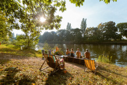 22. března zavítá do Hradce Králové několika desítek veřejných, klubových, soukromých i pop-up pojízdných saun. Oslaví tak výročí 800 let od první písemné zmínky o městě.