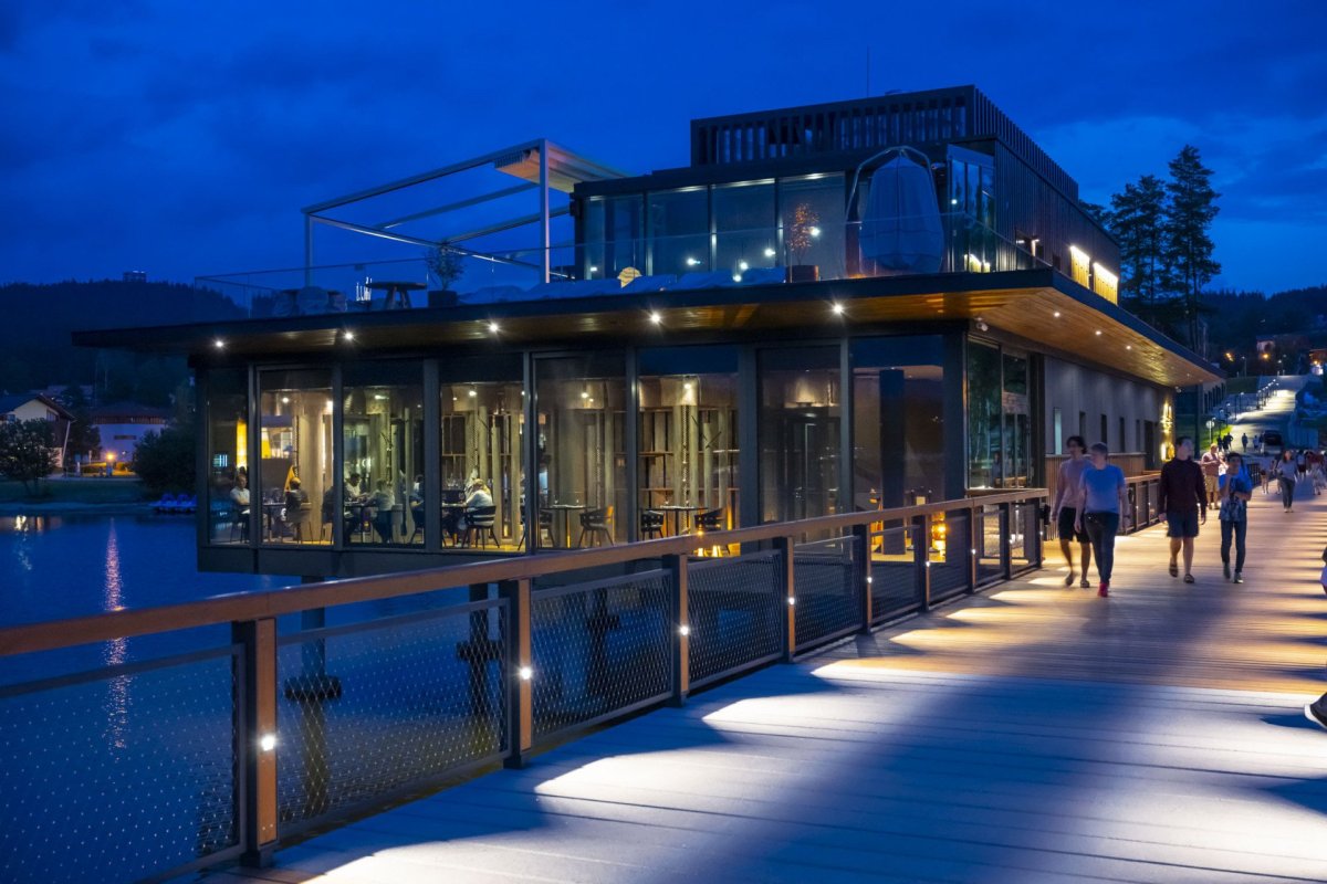 Chapman Taylor architects zrealizovali na břehu Lipna rekreační komplex