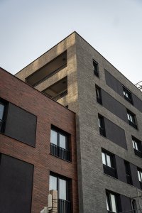 Průmyslový areál v Hloubětíně se po sto letech mění na rezidenční čtvrť s občanskou vybaveností. Za jeho návrhem stojí studio LOXIA a architektonický tým Central Group.