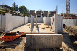 Fotografie z výstavby aktuálního projektu Divize 13 monolity HINTON - Sky City Villas v Záběhlicích