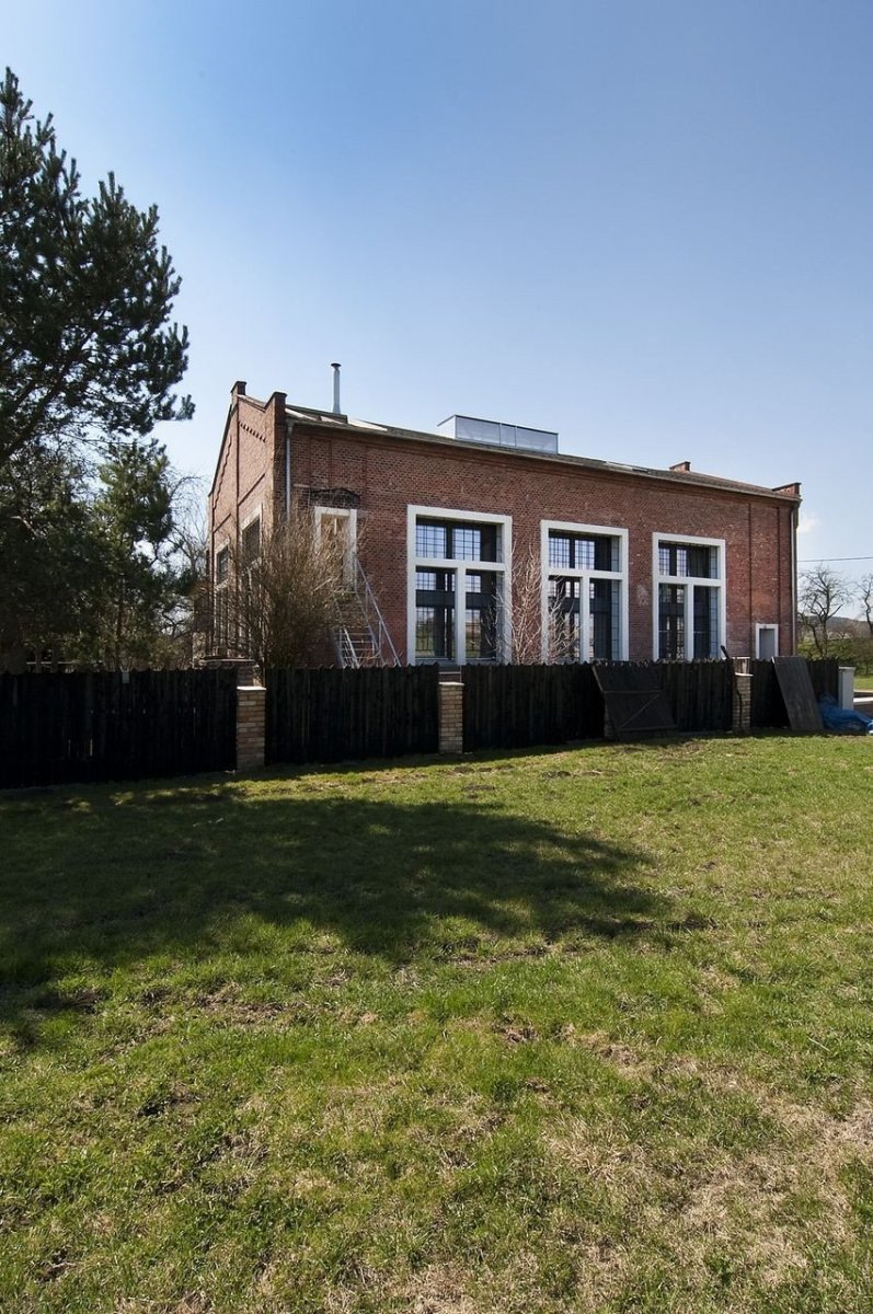 studio NEW WORK, Vestavba bytu do historické průmyslové haly – foto