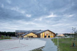 Rozšíření mezinárodní školy Ikast-Brande na komunitní a sportovní centrum od C.F. Møller Architects