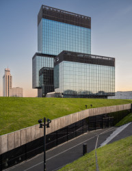 Kulturní zóny Katovic má novou dominantu. Studio Medusa group realizovali mrakodrap a kancelářský komplex .KTW