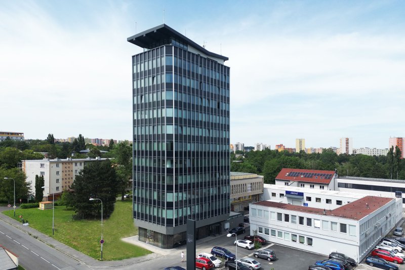 V původně administrativní budově najdeme novou moderní kliniku. 