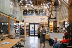 Zkrátit dlouhou chvíli při čekání na vlak si můžete v kavárně Nordbeans.