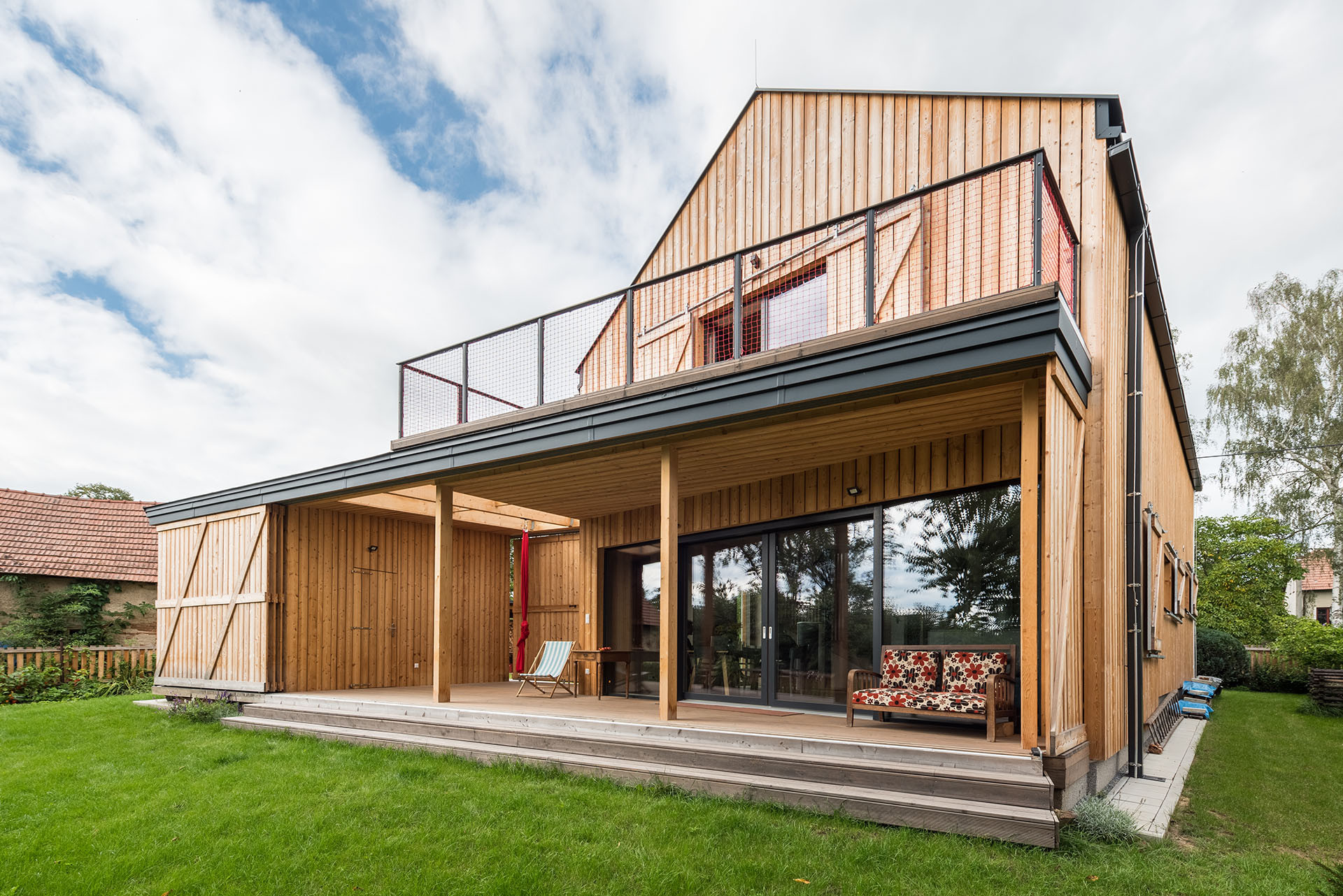 Dřevostavby VESPER HOMES nabízí domy přesně podle přání a možností klientů. (Na obrázku rodinný dům na Slapech)