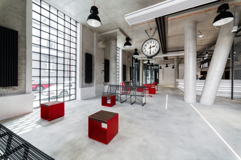 FIVE, QARTA architektura.