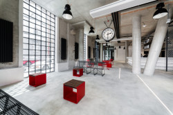 FIVE, QARTA architektura.