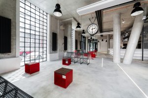 FIVE, QARTA architektura.