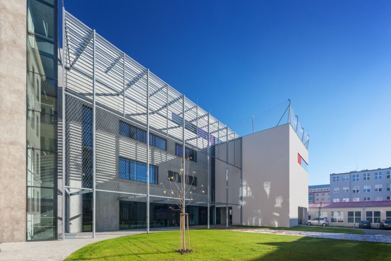 Dostavba budovy Slovanského gymnázia Olomouc, Miroslav Pospíšil