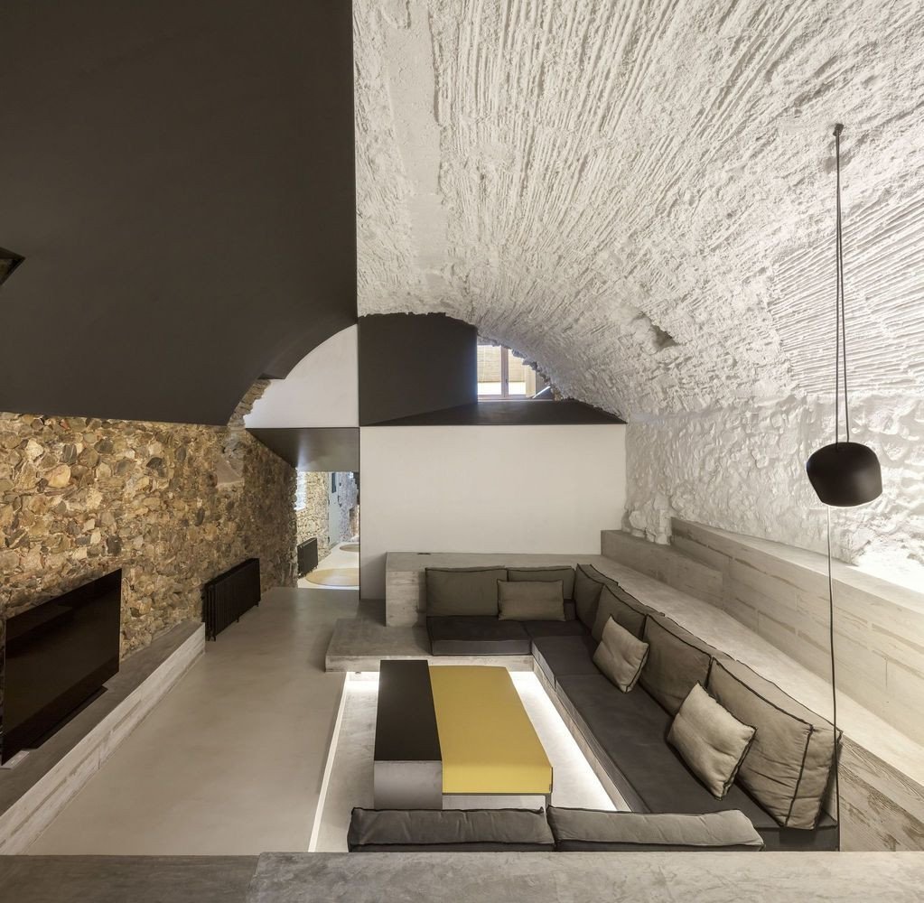 Venkovský dům ve vesnici Cruïlles od Majoral Tissino Architects