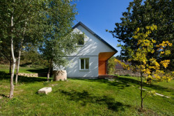 Dům pod třešní, MAJO