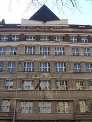 Zajímavé stavby dolní části Vinohradské (Alois Dryák, Palác Orbis) - foto