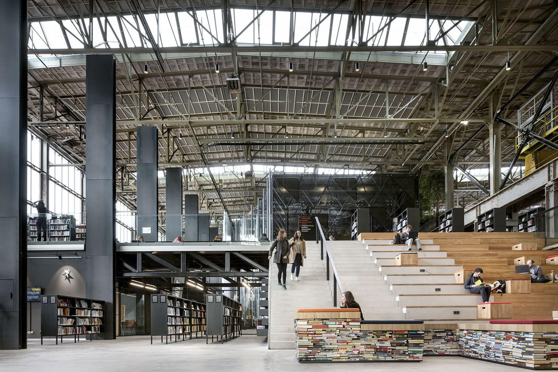 LocHal Library, Civic Architects © Stijn Bollaert