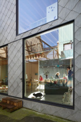 Přestavba industriální budovy na rodinný dům v Gentu, NU architectuuratelier