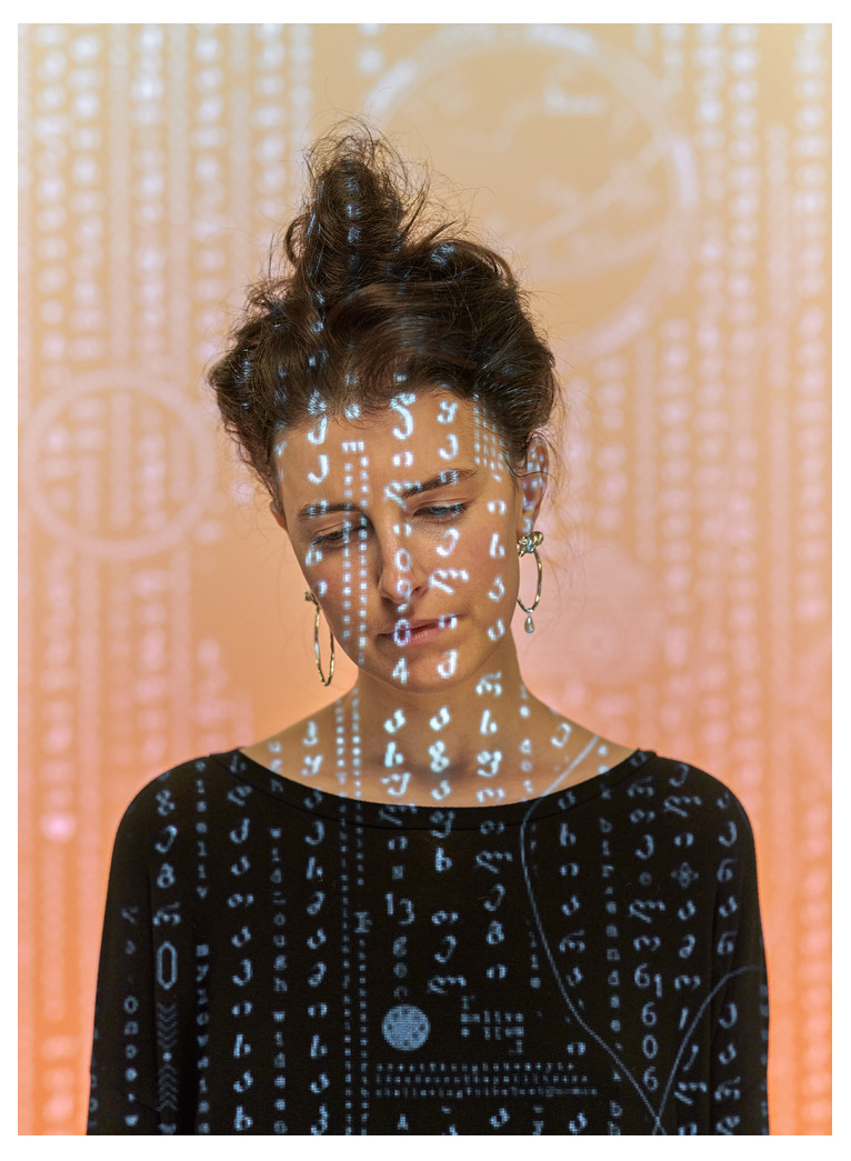 Inga Khatiashvili - Ateliér volného umění III - Metaforicky odev