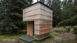 Počinem veřejného investora je realizace lávek a útulen, jejichž zadavatelem byla Správa KRNAP a realizátorem ČVUT