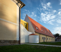 Rekonstrukce a rozšíření Základní školy Vřesovice, Public Atelier, studio FUUZE/ Jiří Markevič, Jaroslav Sedlák
