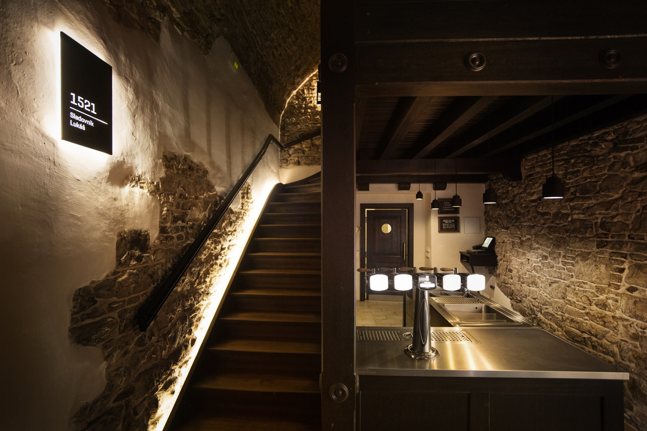 Revitalizace U Glaubiců, NEUHÄUSL HUNAL