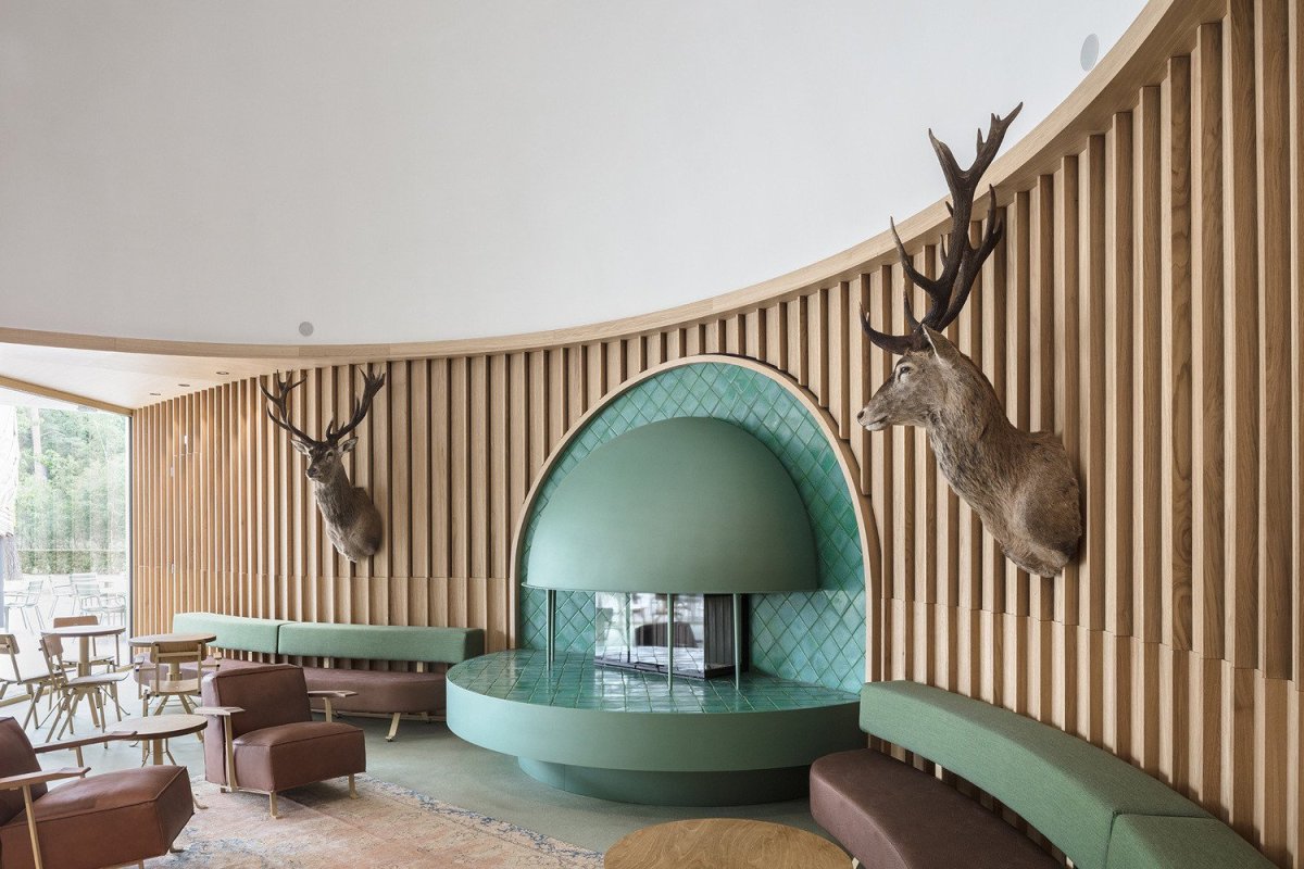 Návštěvní pavilon v národním parku Hoge Veluwe od dvou architektonických kanceláří De Zwarte Hond a Monadnock