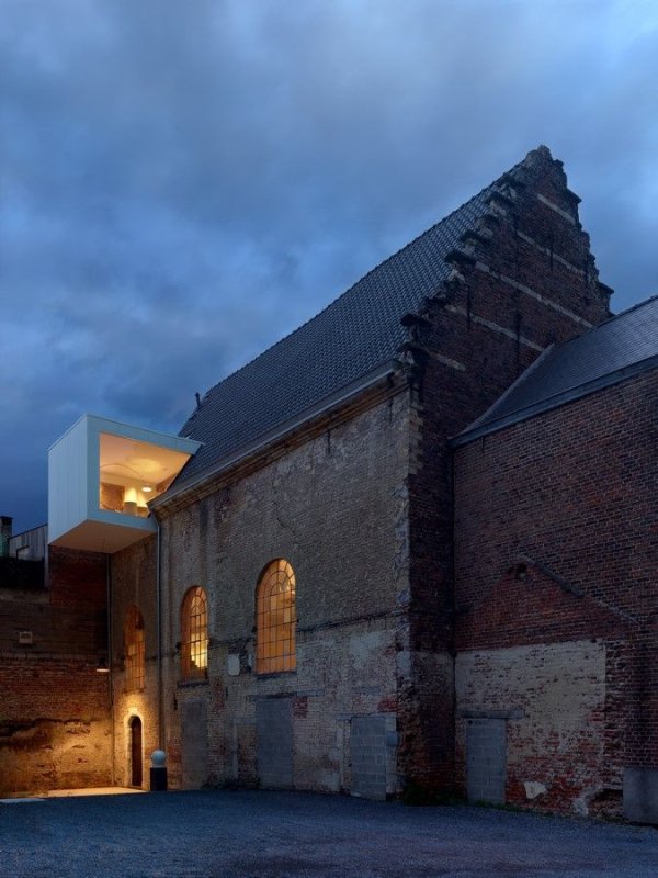 The Waterdog, vestavba architektonického studia do kaple, Klaarchitectuur