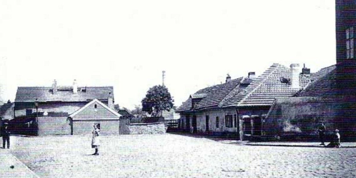 Partyzánská ulice roku 1915. Foto: neznámý autor, zdroj: http://agentura-v.cz/praha/holesovice/partyzanska.html