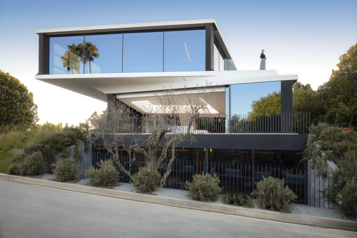 Architekti Arshia Architects navrhli luxusní vilu v Los Angeles
